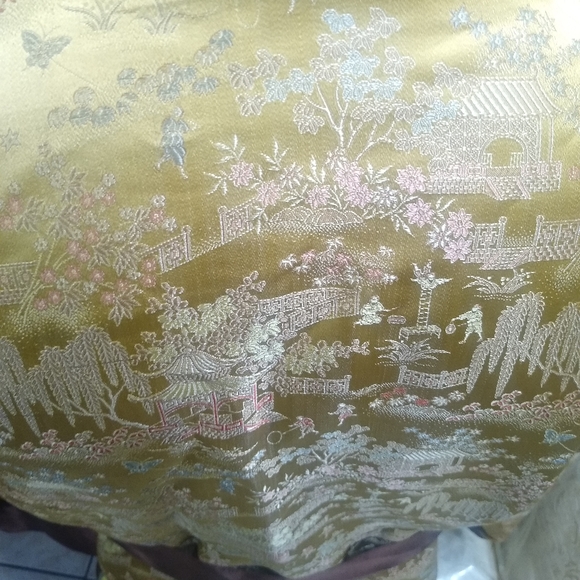 Golden Chinese Silk smoking jacket beautiful embroidery scenes - Picture 15 of 16